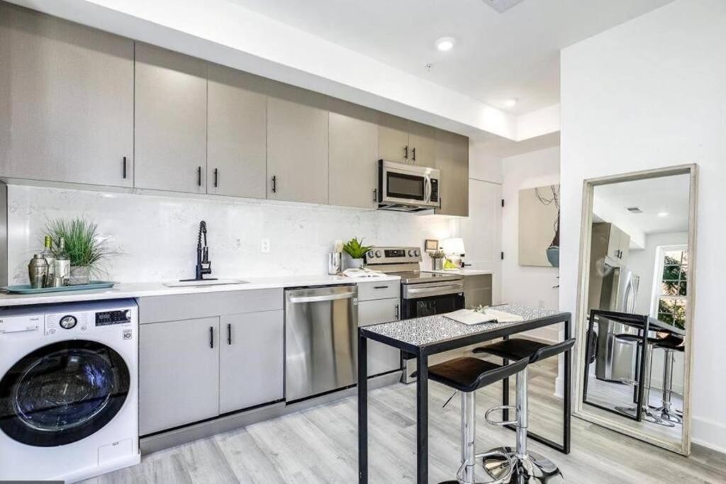 Lux Capitol Hill Vacation Home, In-House Services Washington Eksteriør bilde